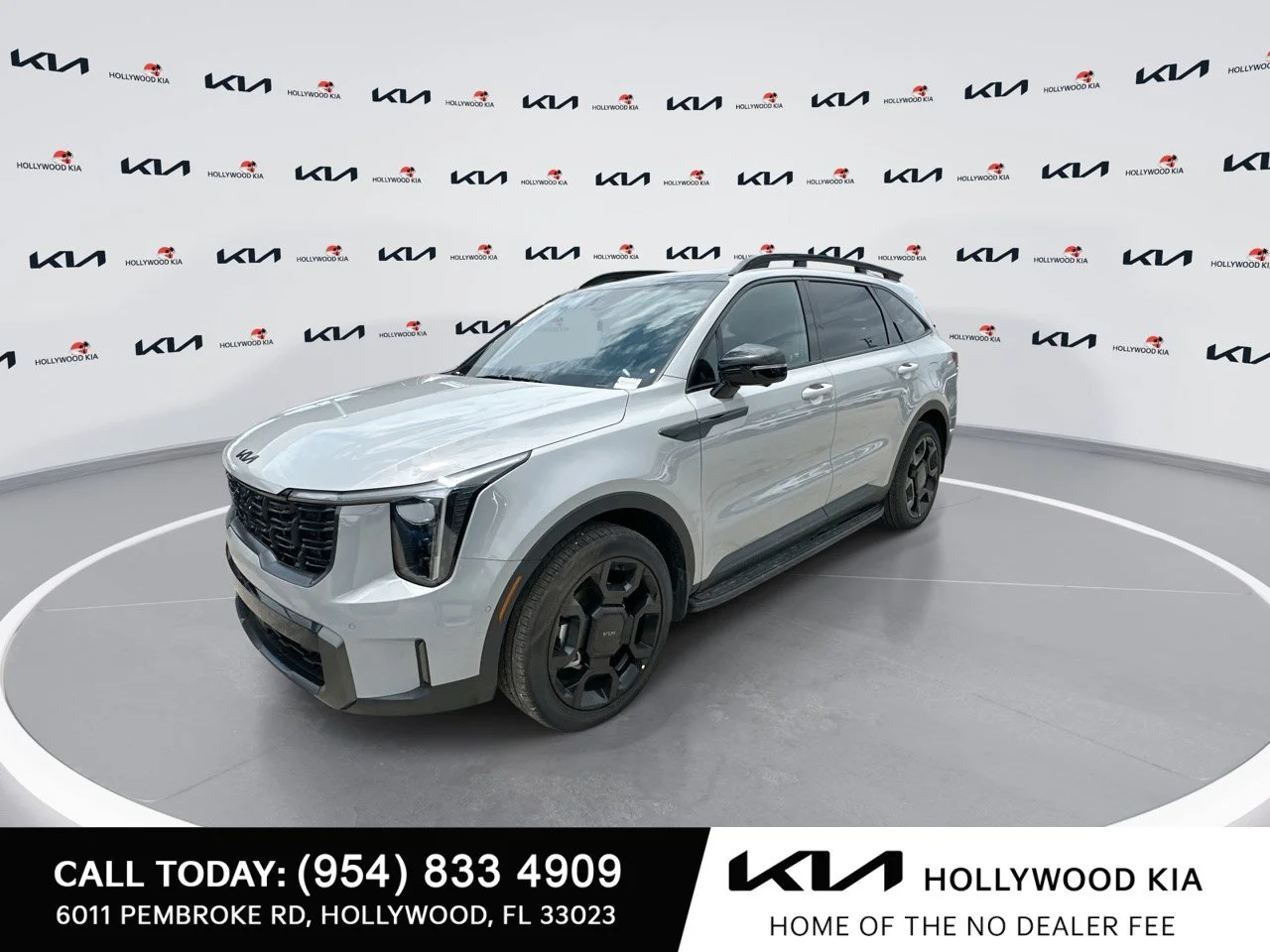 New 2025 Wolf Gray Kia  image 4