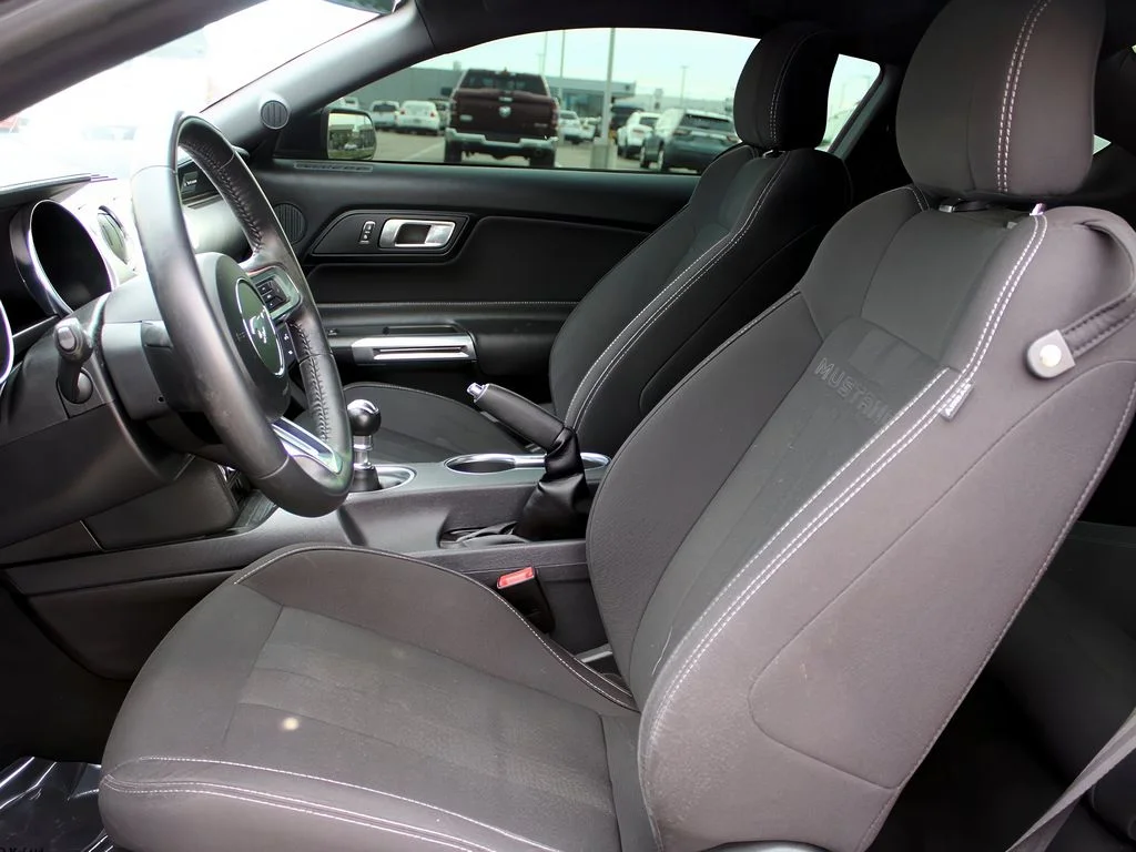 2022 Ford Mustang GT - Photo 12