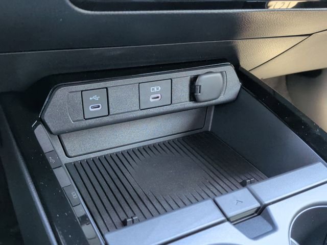 2026 Toyota Prius Plug-in Hybrid XSE - Photo 24