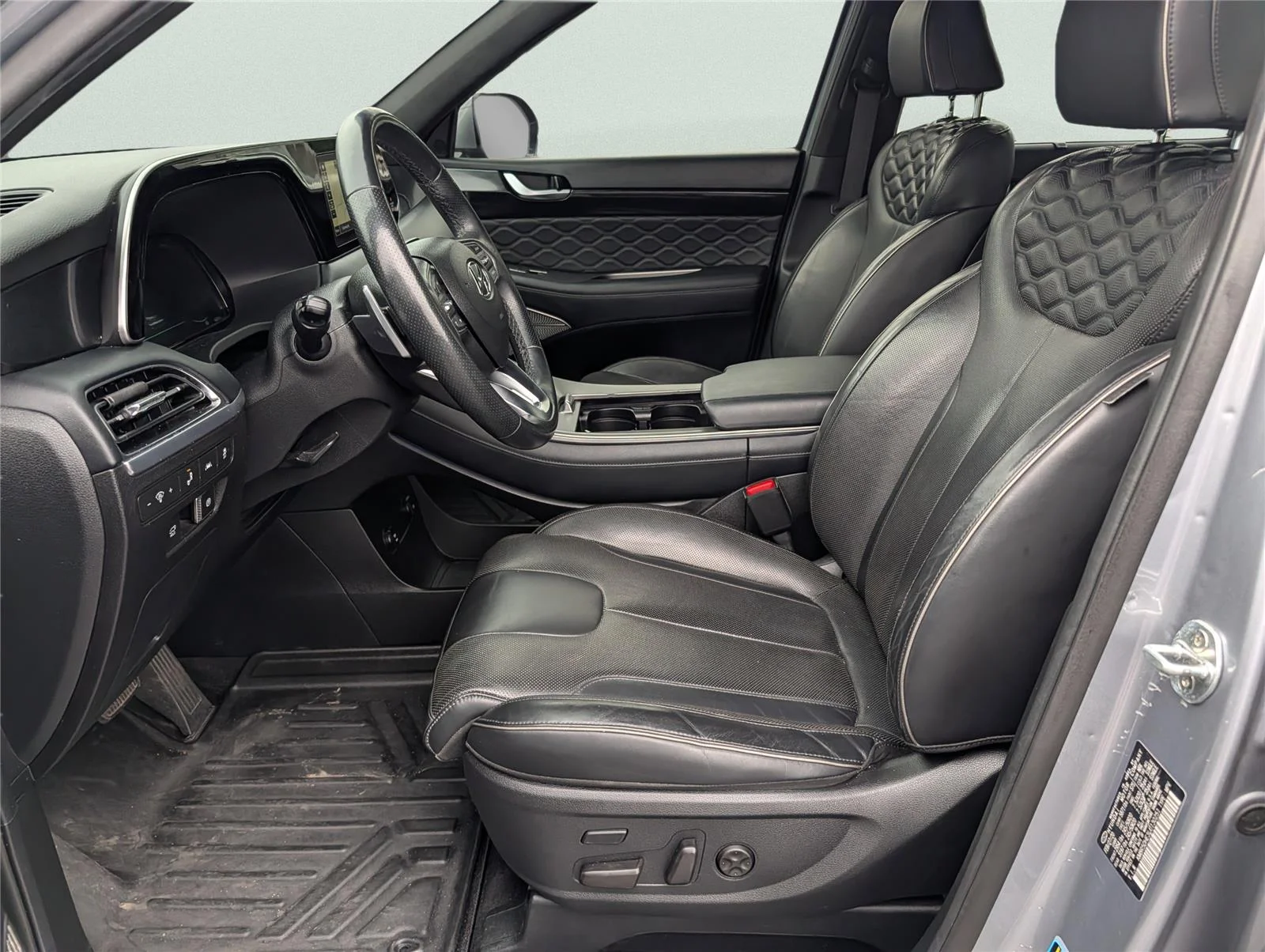 Used 2020 Lagoon Silver Hyundai Limited image 9
