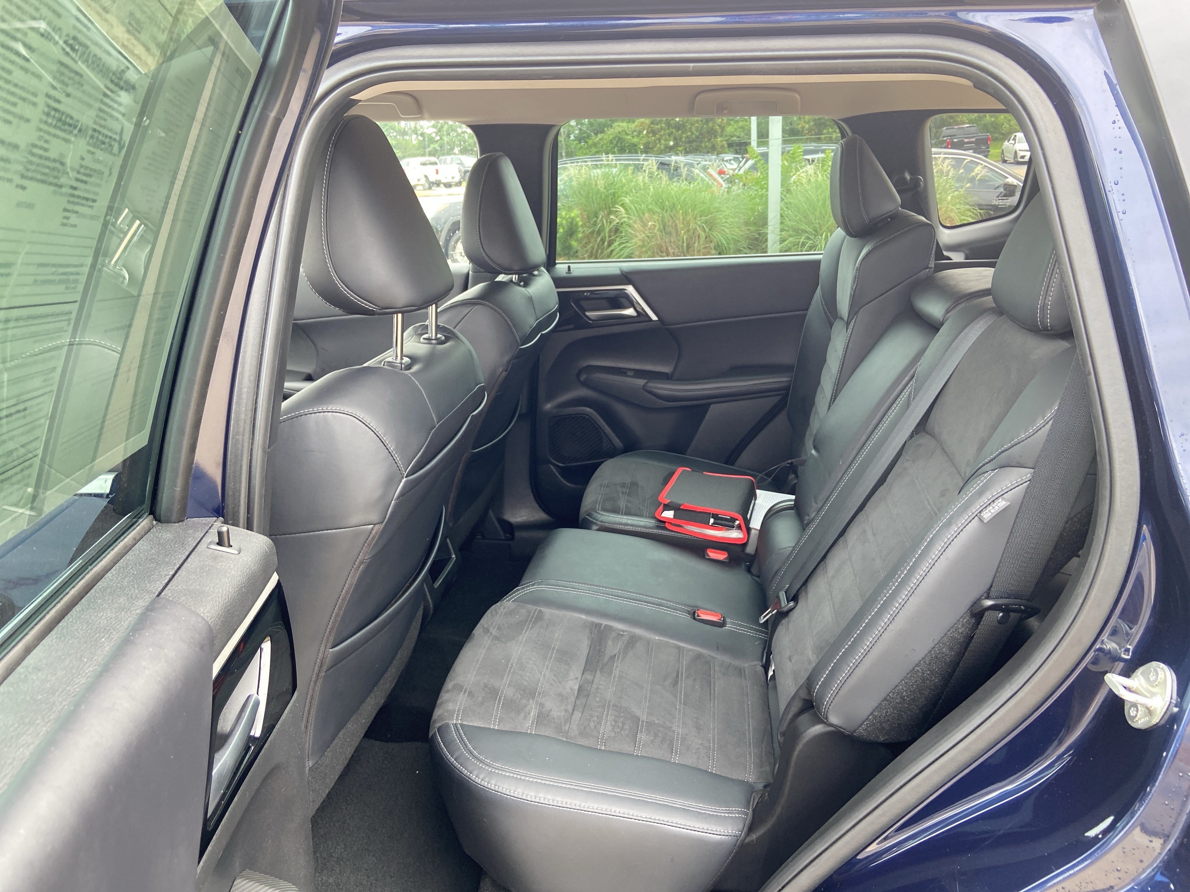 Used 2023 Cosmic Blue Metallic Mitsubishi SE image 44