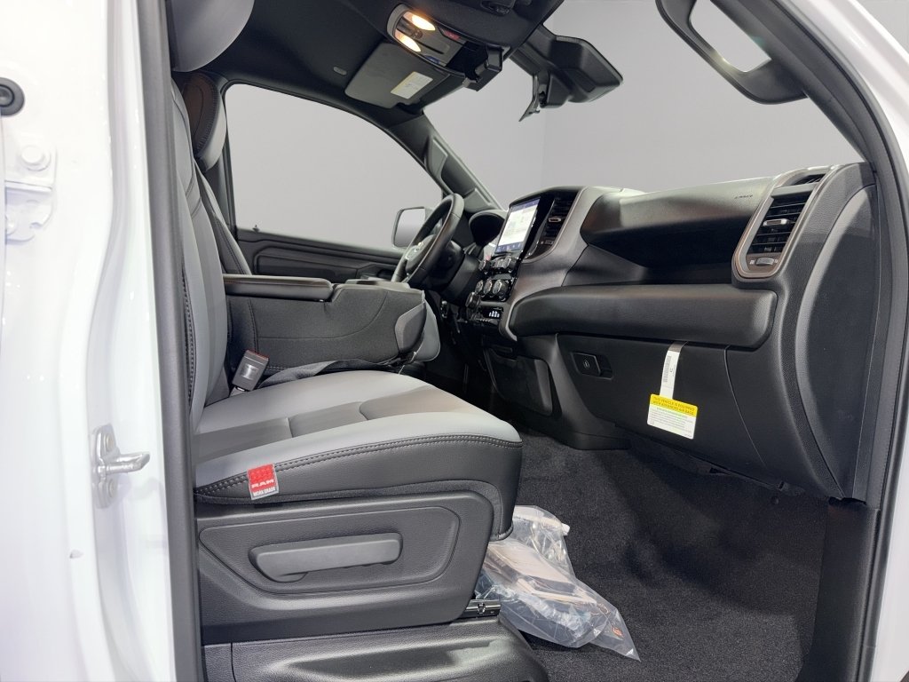 New 2026 Bright White Clear-Coat Exterior Paint RAM Tradesman image 15
