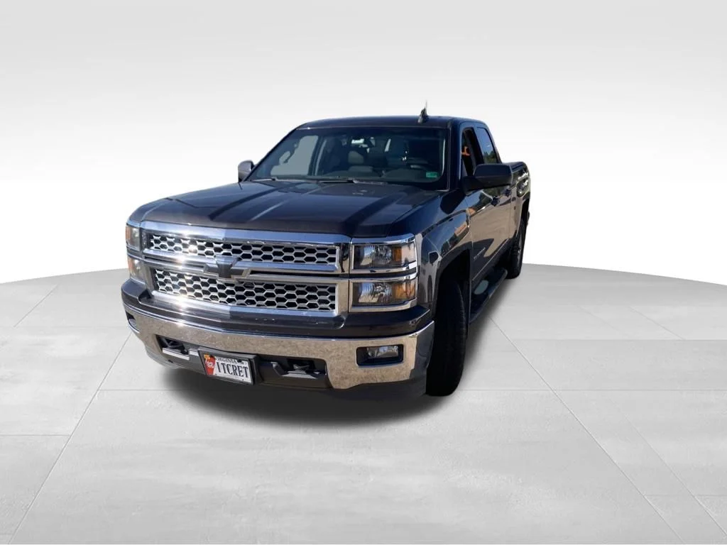 Used 2015 Gray Chevrolet LT image 3