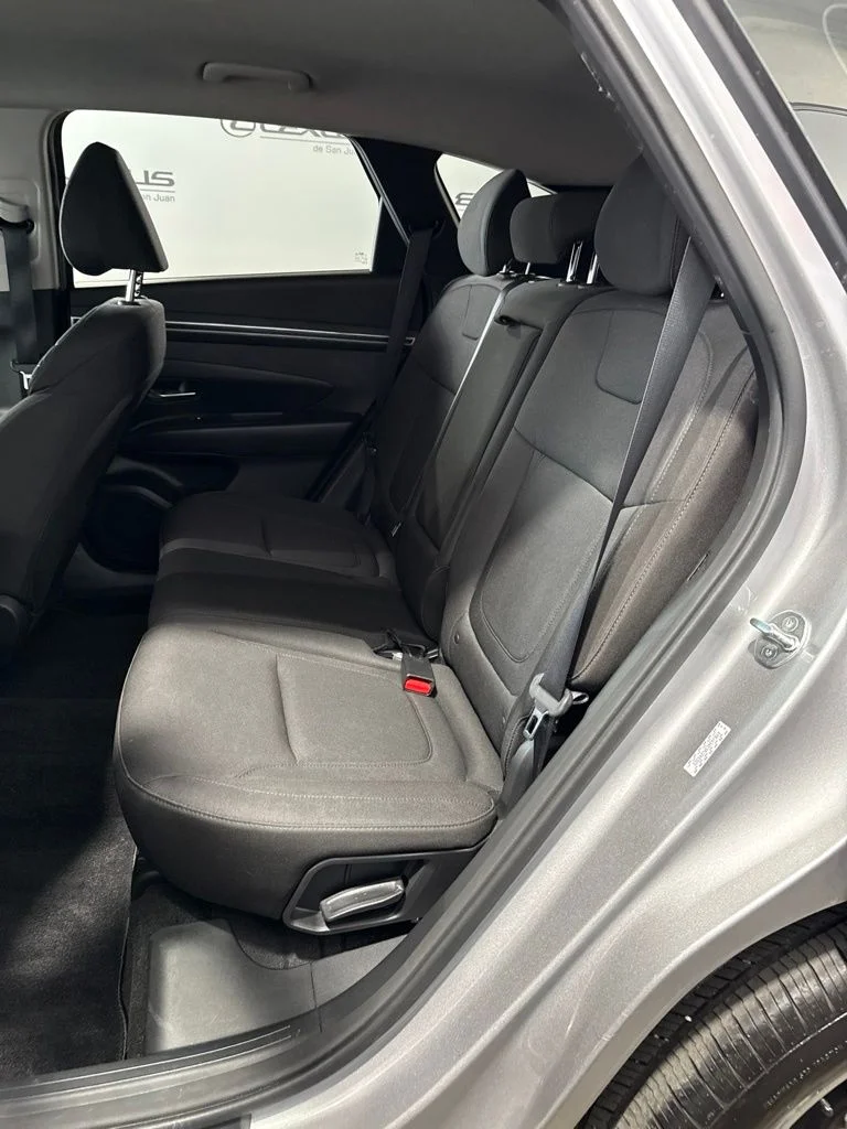 Used 2023 Silver Hyundai SE image 27