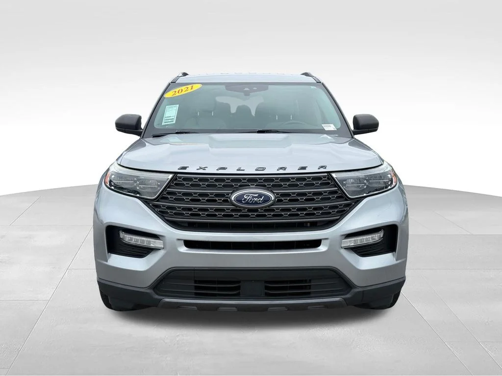 Used 2021 Silver Ford XLT image 25