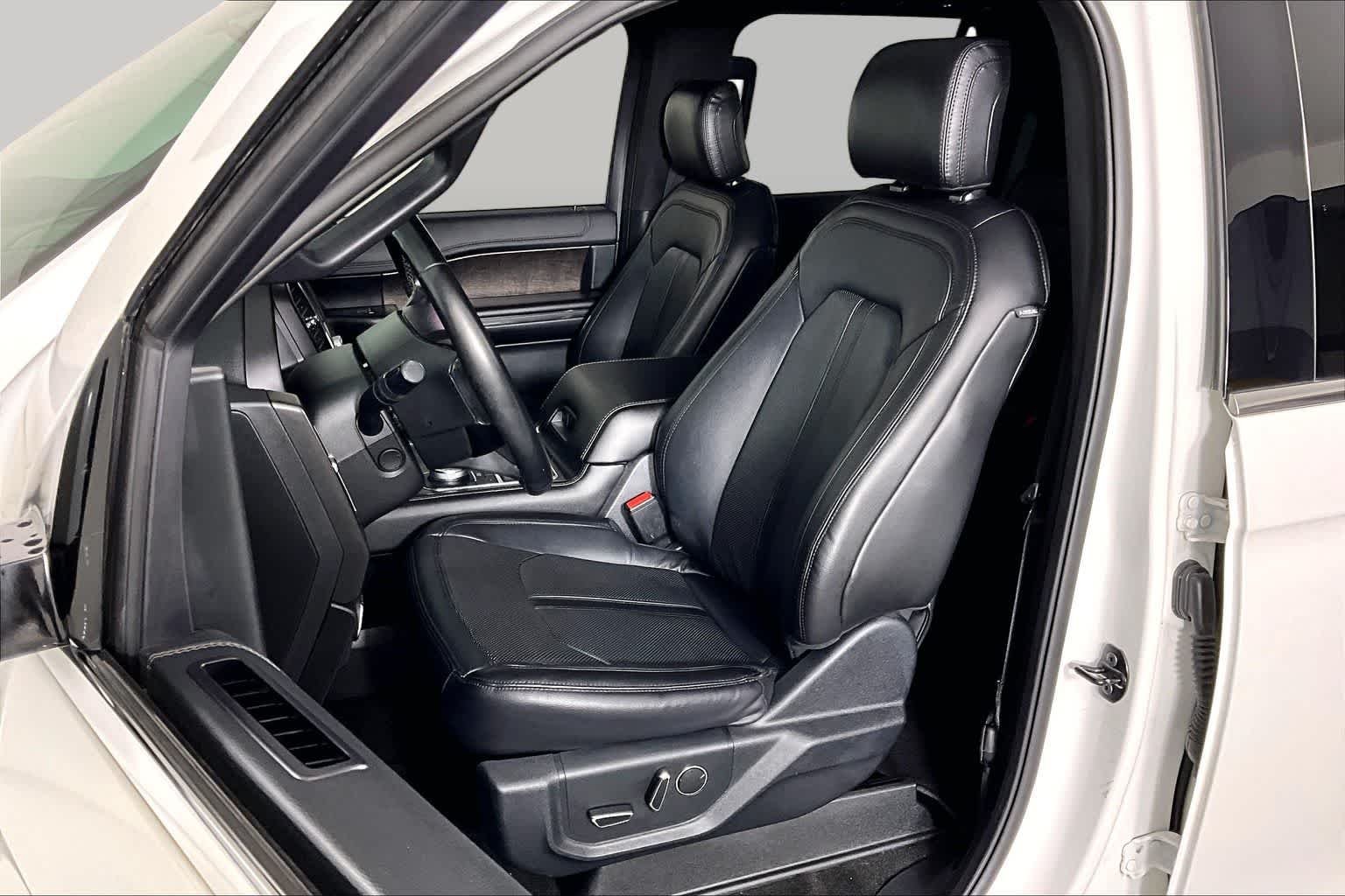 Used 2020 Star White Metallic Tri-Coat Ford Limited image 8
