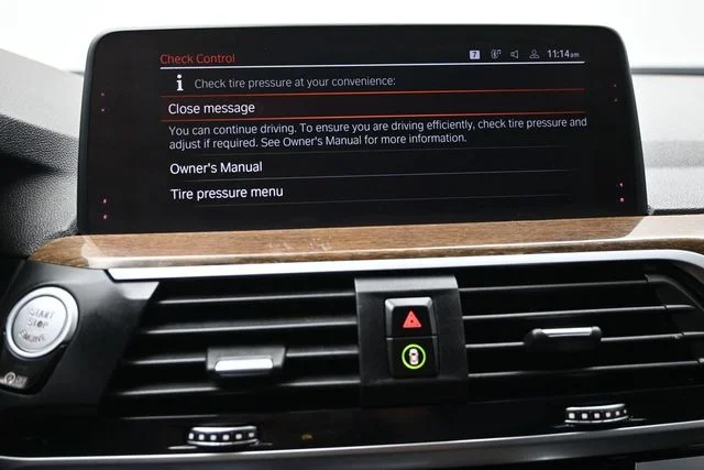 Used 2020 Black BMW xDrive30i image 19