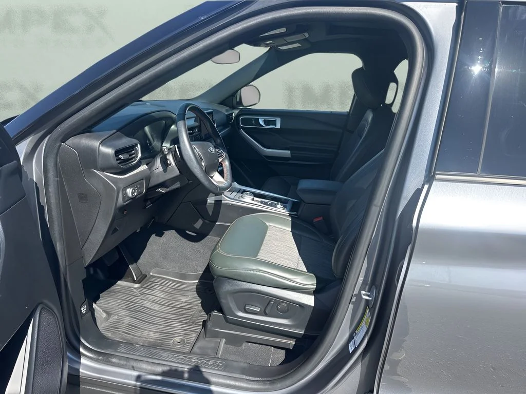 Used 2022 Gray Ford Timberline image 9