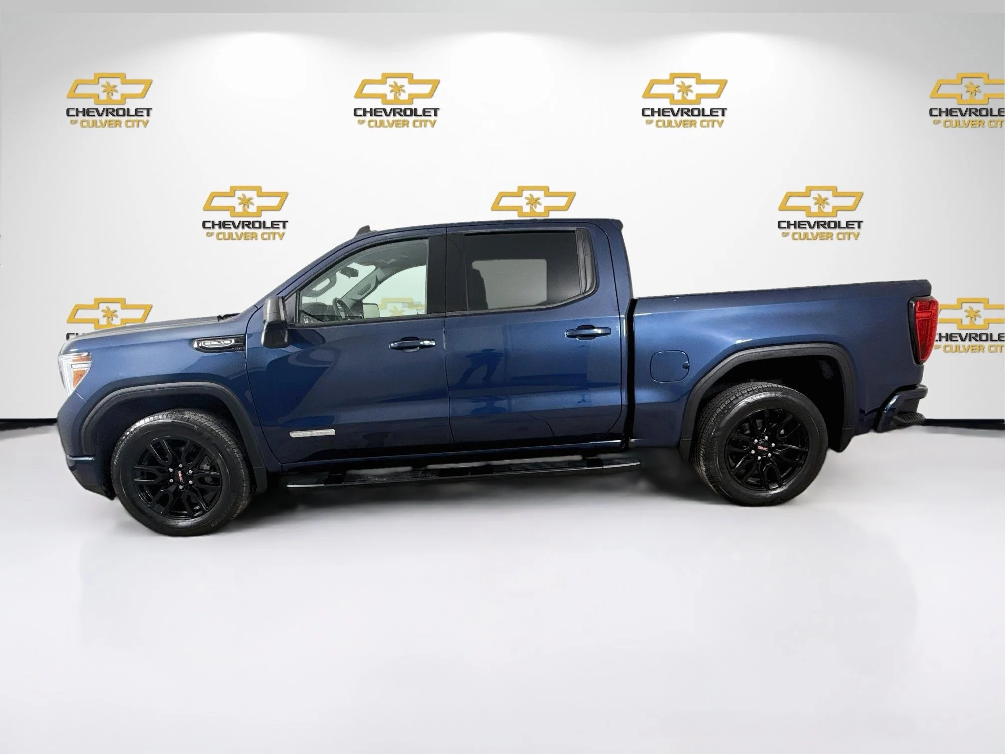 Used 2021 PACIFIC BLUE METALLIC GMC Elevation image 5