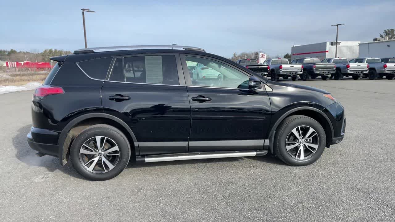 Used 2017 Black Toyota XLE image 9