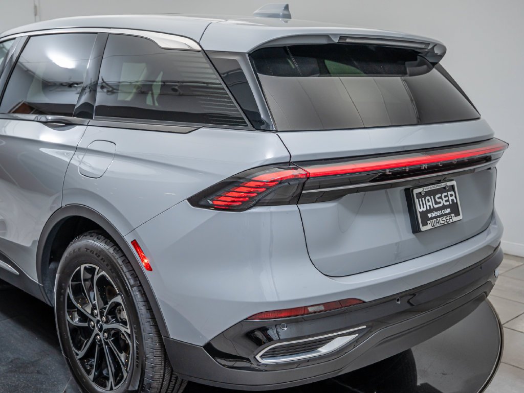 Used 2026 Gray Matter Metallic Cc Lincoln Premiere image 19