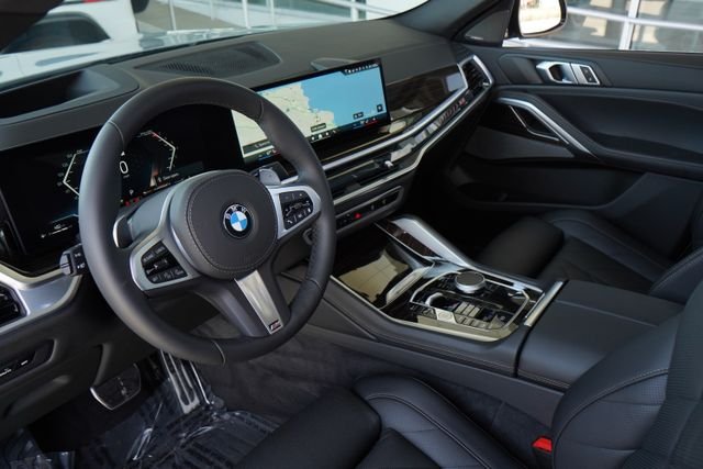 Used 2025 Gray BMW xDrive40i image 2