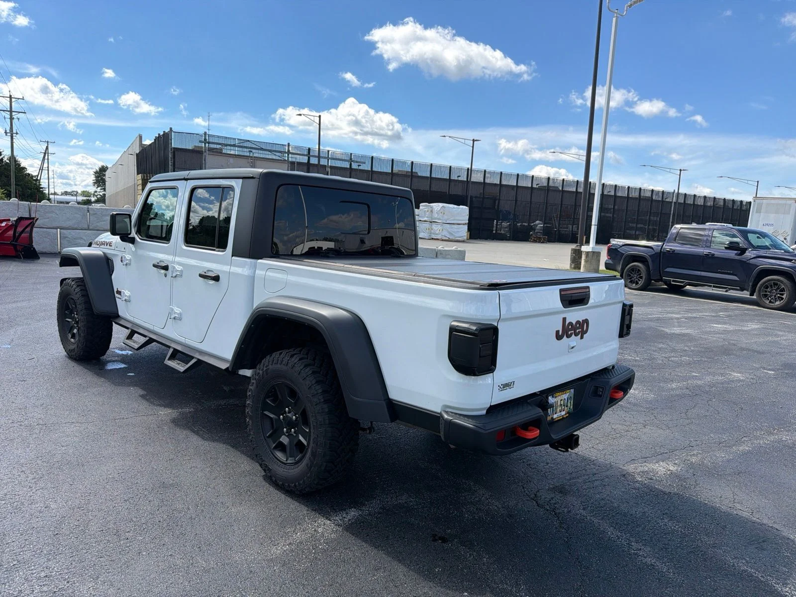 Used 2022 White Jeep Mojave image 5