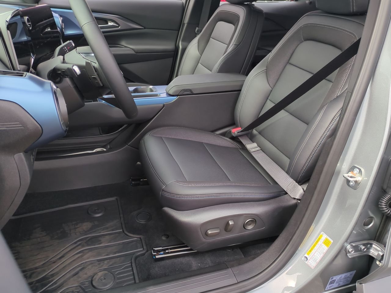 2026 Chevrolet Equinox EV 2LT - Photo 18