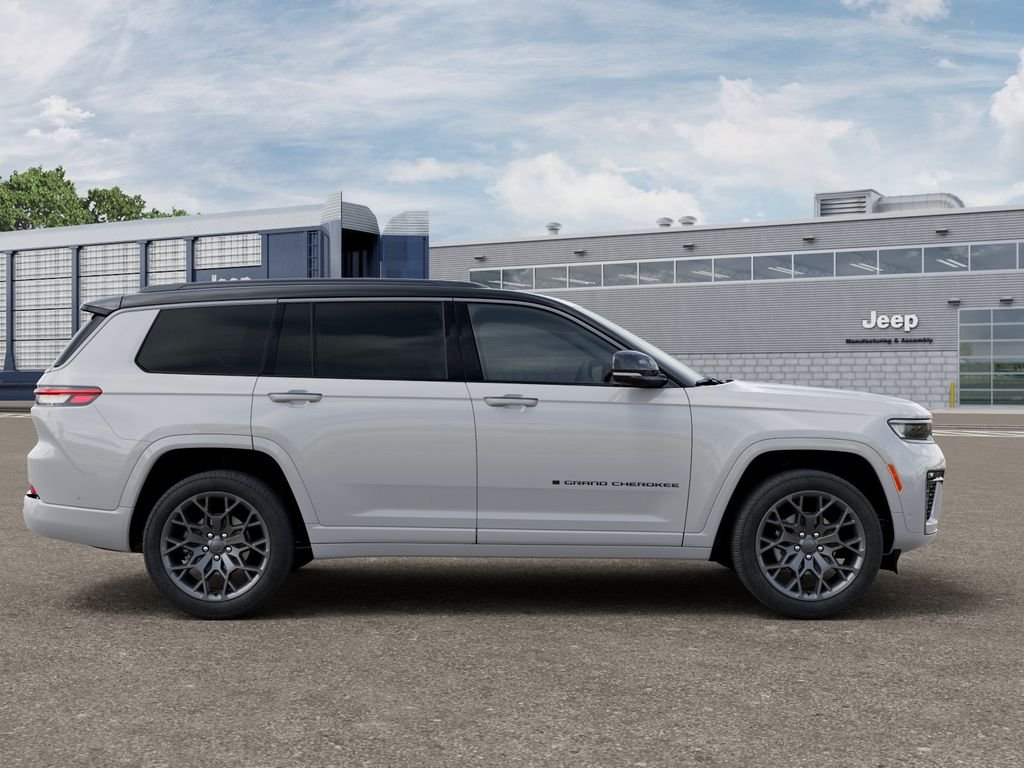 New 2026 Bright White Clear-Coat Exterior Paint Jeep Summit image 21