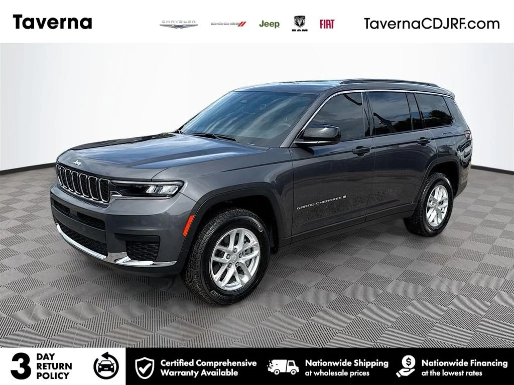 Used 2025 Gray Jeep Laredo image 1