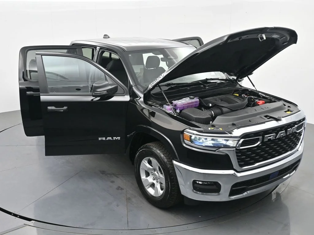 New 2026 Diamond Black Crystal Pearl-Coat Exterior Paint RAM Big Horn/Lone Star image 45