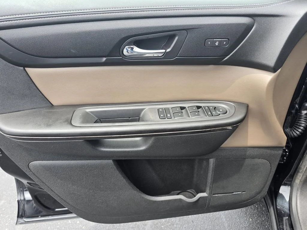 Used 2015 CARBON BLACK METALLIC GMC SLT image 17