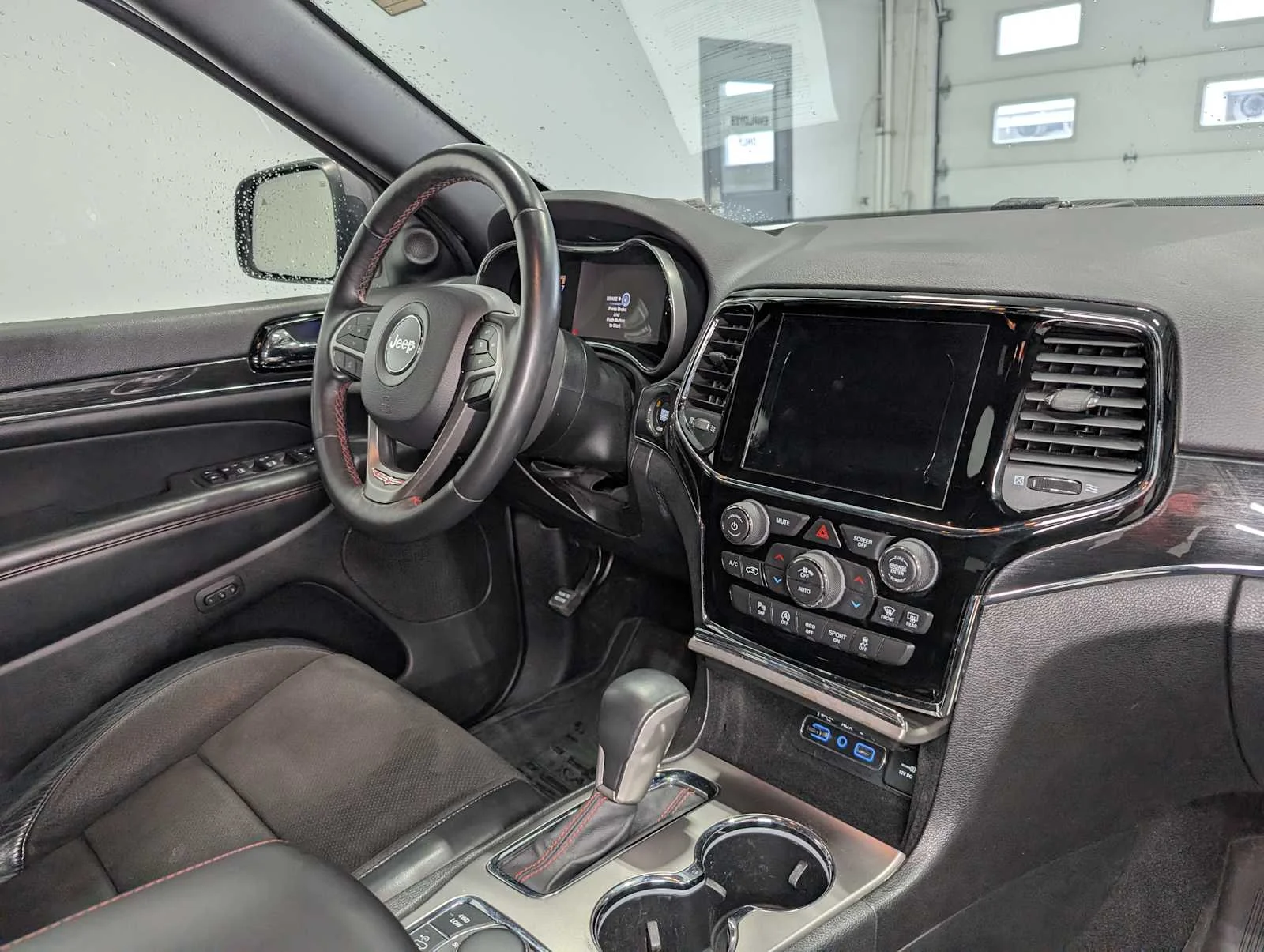 Used 2019 Granite Crystal Metallic Clearcoat Jeep Trailhawk image 44