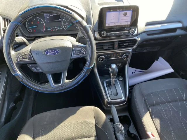 Used 2018 Blue Ford SE image 9