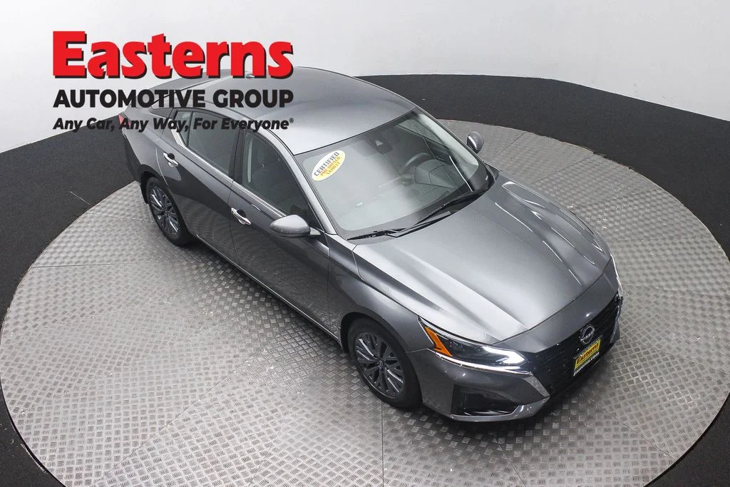 Used 2023 Gray Nissan 2.5 SV image 4