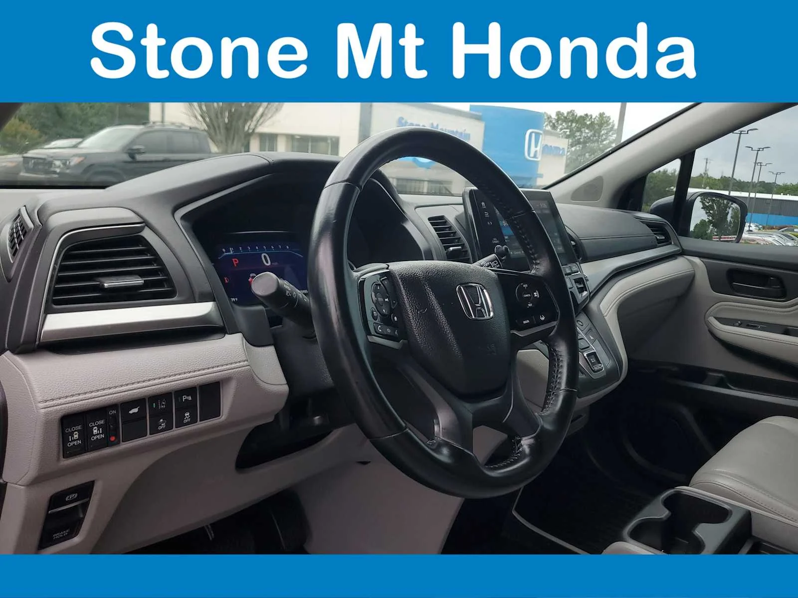 Used 2019 Modern Steel Metallic Honda Touring image 17