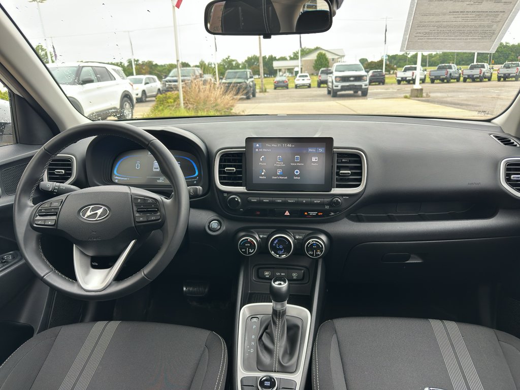 Used 2025 Onyx Black Hyundai SEL image 11