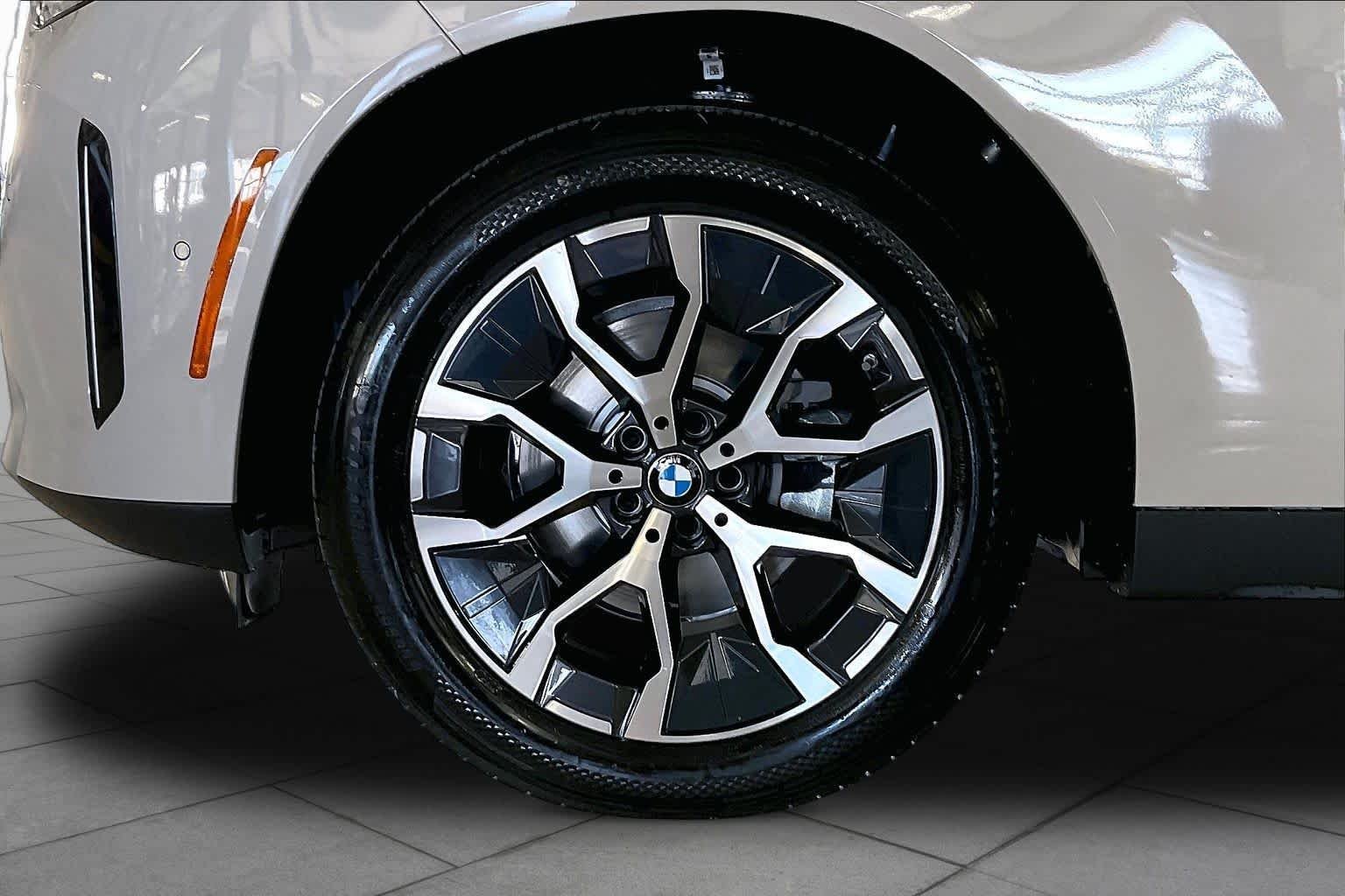 New 2026 Dune Grey Metallic BMW 30 xDrive image 11
