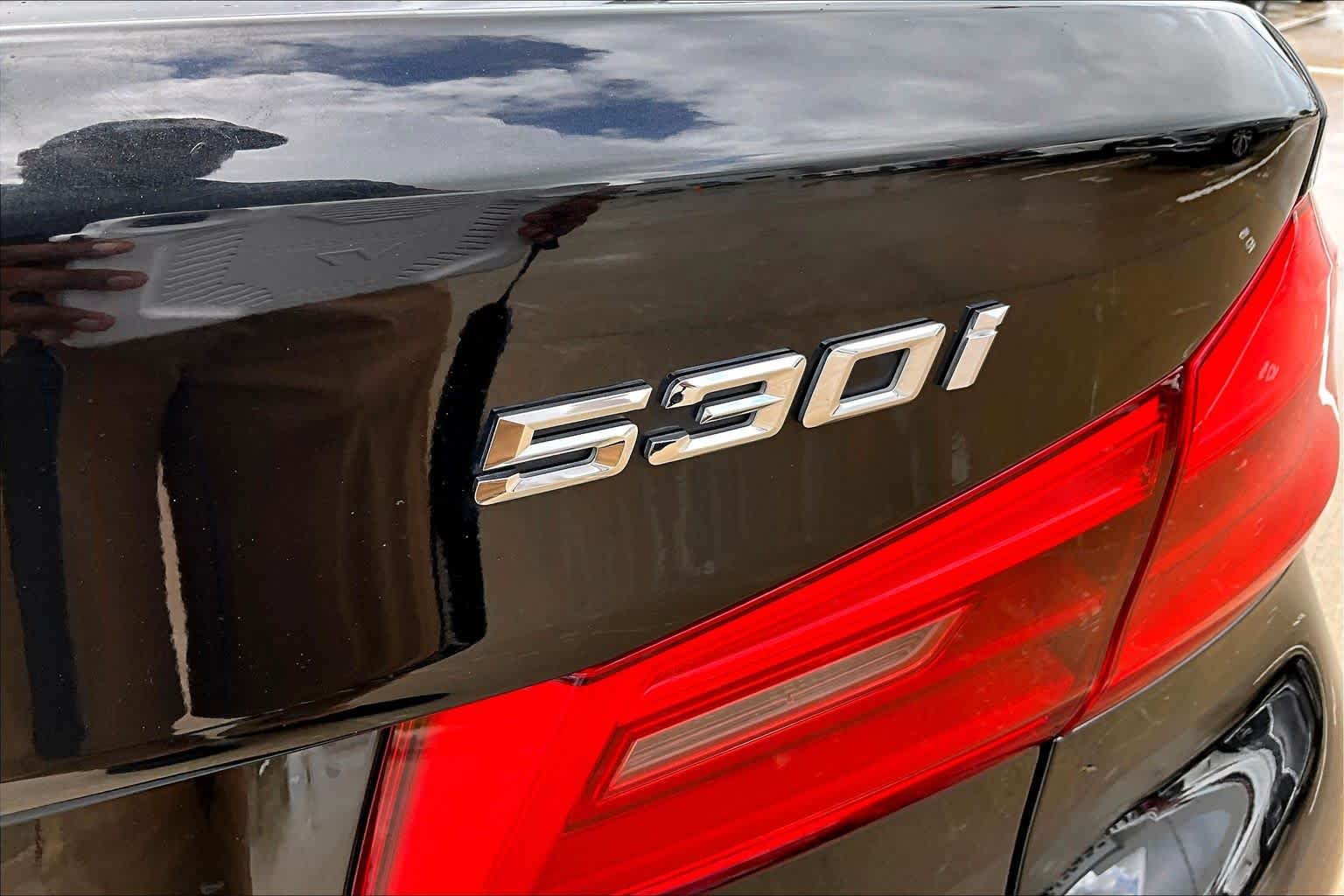 Used 2020 Black Sapphire Metallic BMW 530i image 10