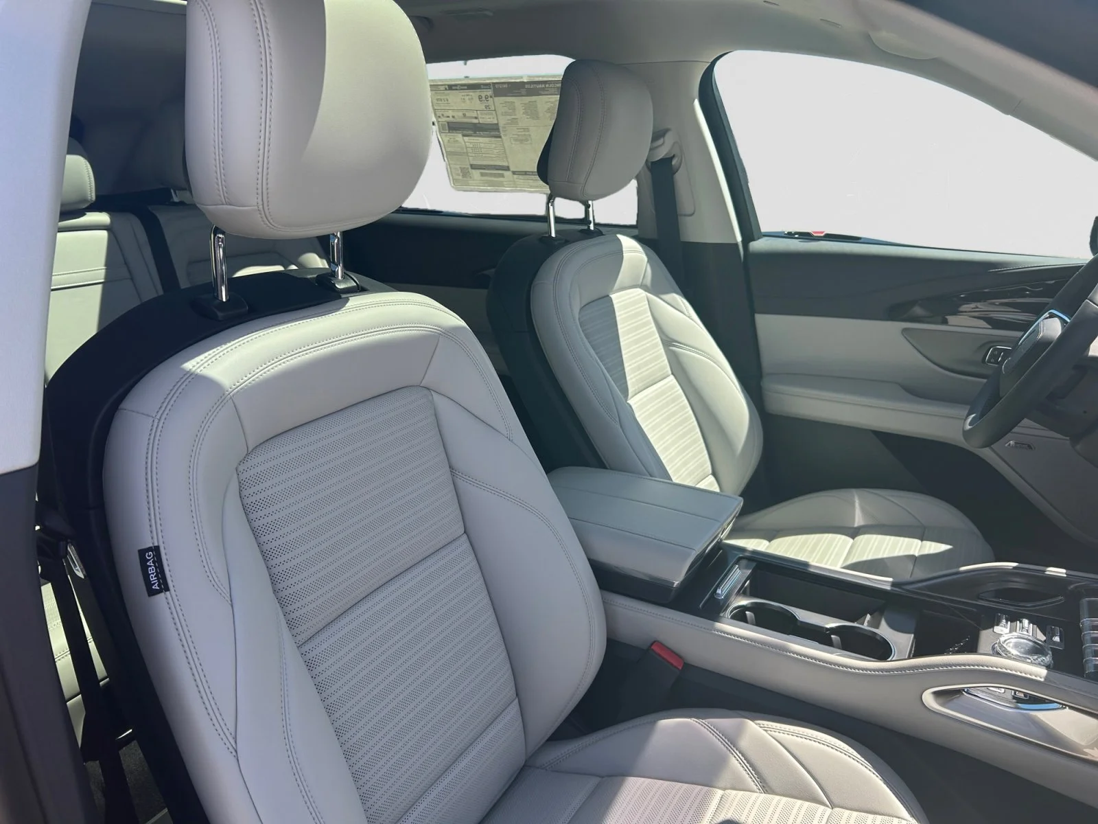 New 2026 Red Carpet Metallic Tinted Clearcoat Lincoln Reserve image 12
