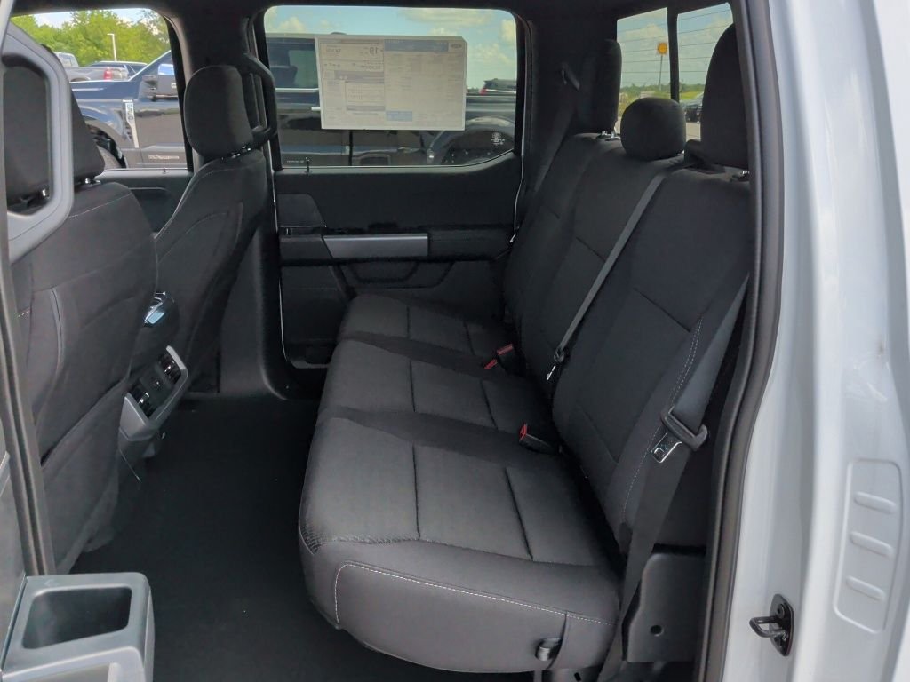 New 2026 Oxford White Ford XLT image 35