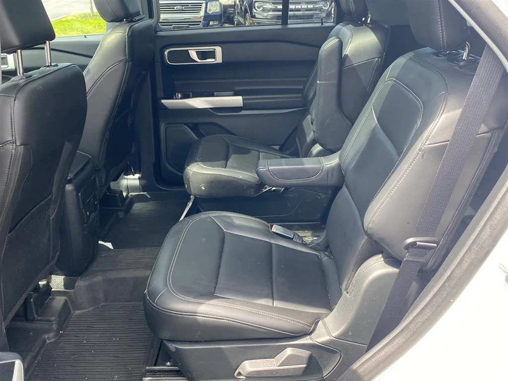 Used 2022 Star White Metallic Tri-Coat Ford XLT image 3