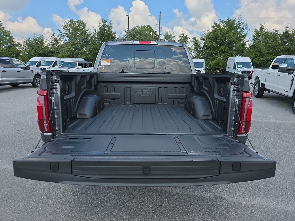 New 2026 Carbonized Gray Metallic Ford King Ranch® image 37