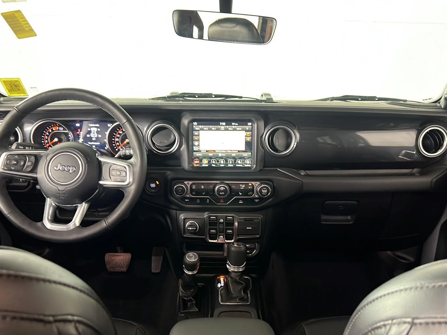 Used 2023 Sting-Gray Clearcoat Jeep Altitude image 11