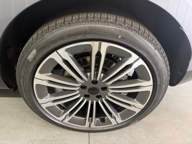 New 2026 Eiger Grey Land Rover SE image 26