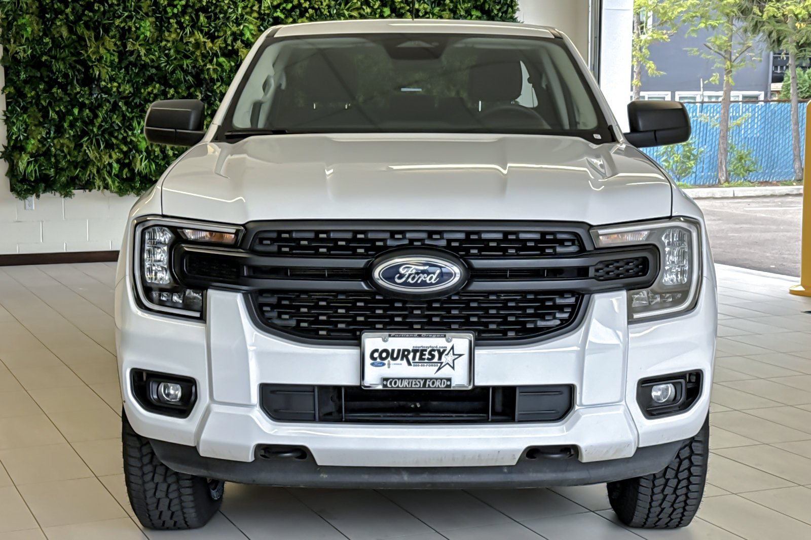 Certified Used 2025 Oxford White Ford XL image 9