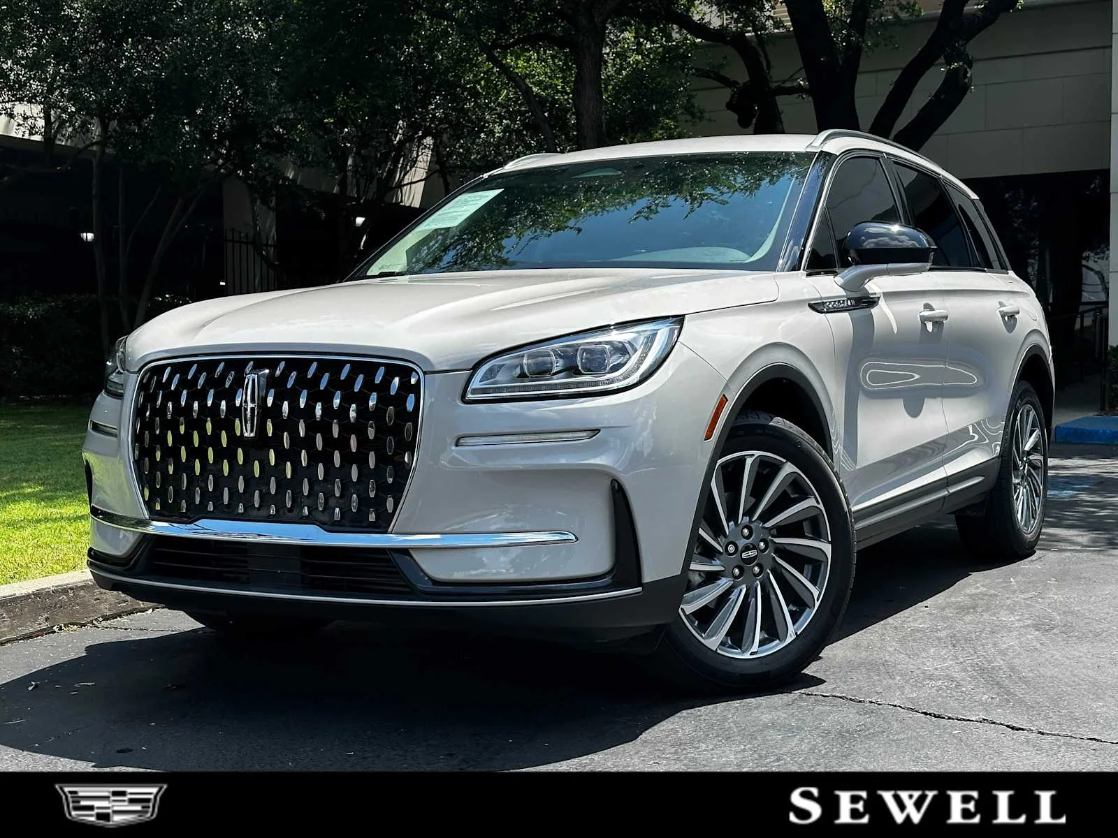 2023 Lincoln Corsair Reserve FWD's photo