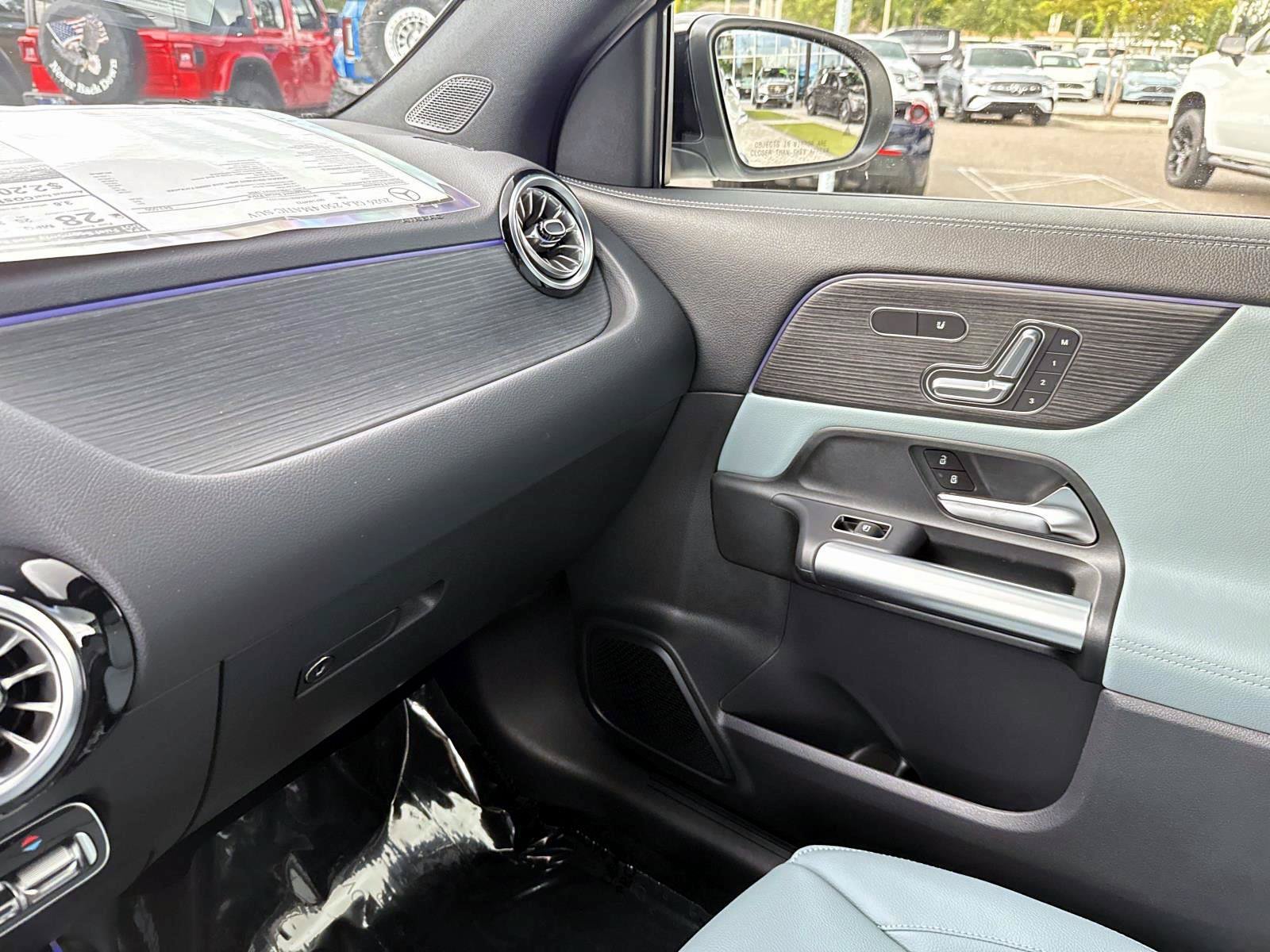 New 2026 Polar White Mercedes-Benz 250 4MATIC® SUV image 24