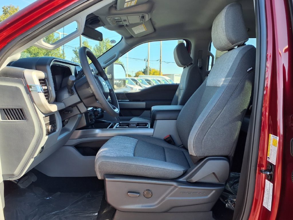 New 2027 Ruby Red Metallic Tinted Clearcoat Ford F-250® XLT image 9