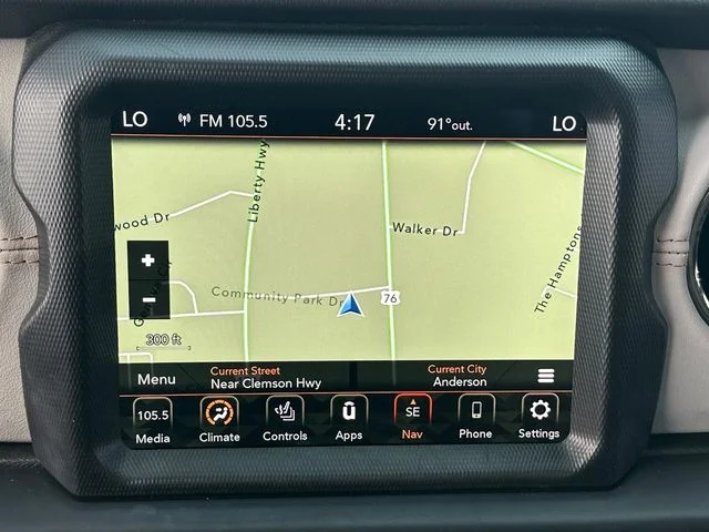 Used 2023 White Jeep High Altitude image 22