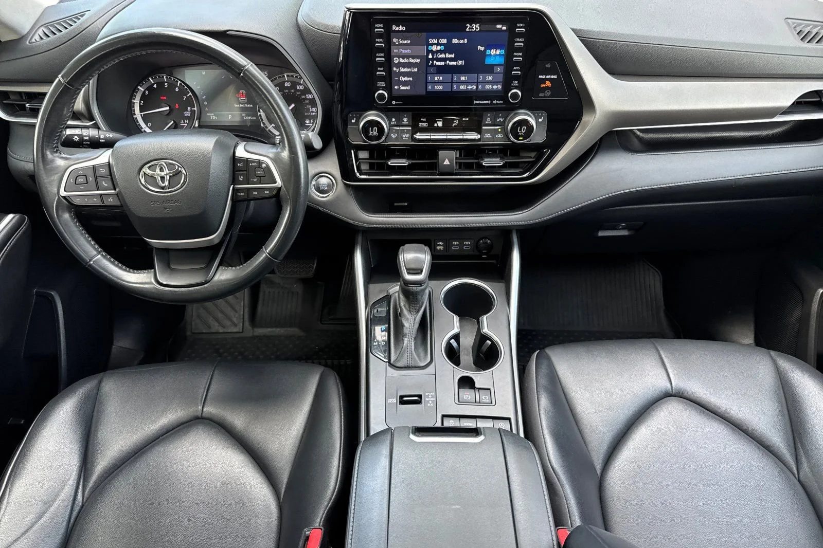 Used 2022 Moon Dust Toyota XLE image 14