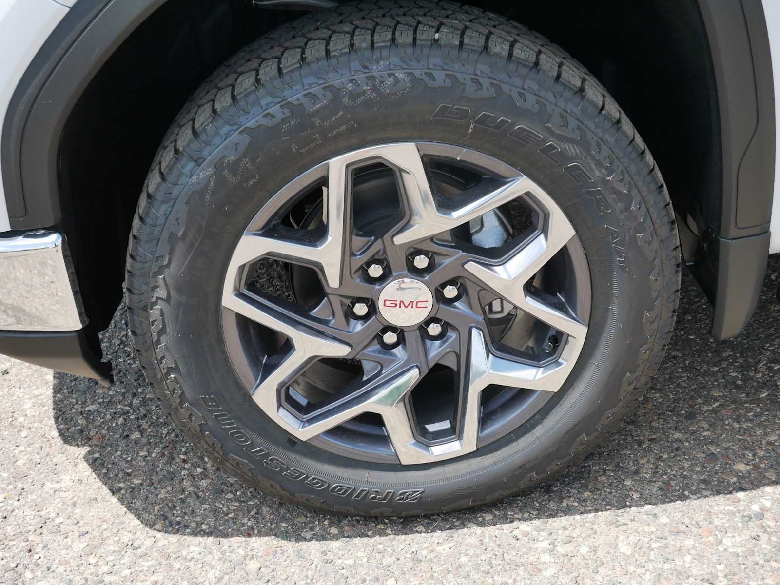 2026 GMC Sierra 1500 SLT - Photo 9