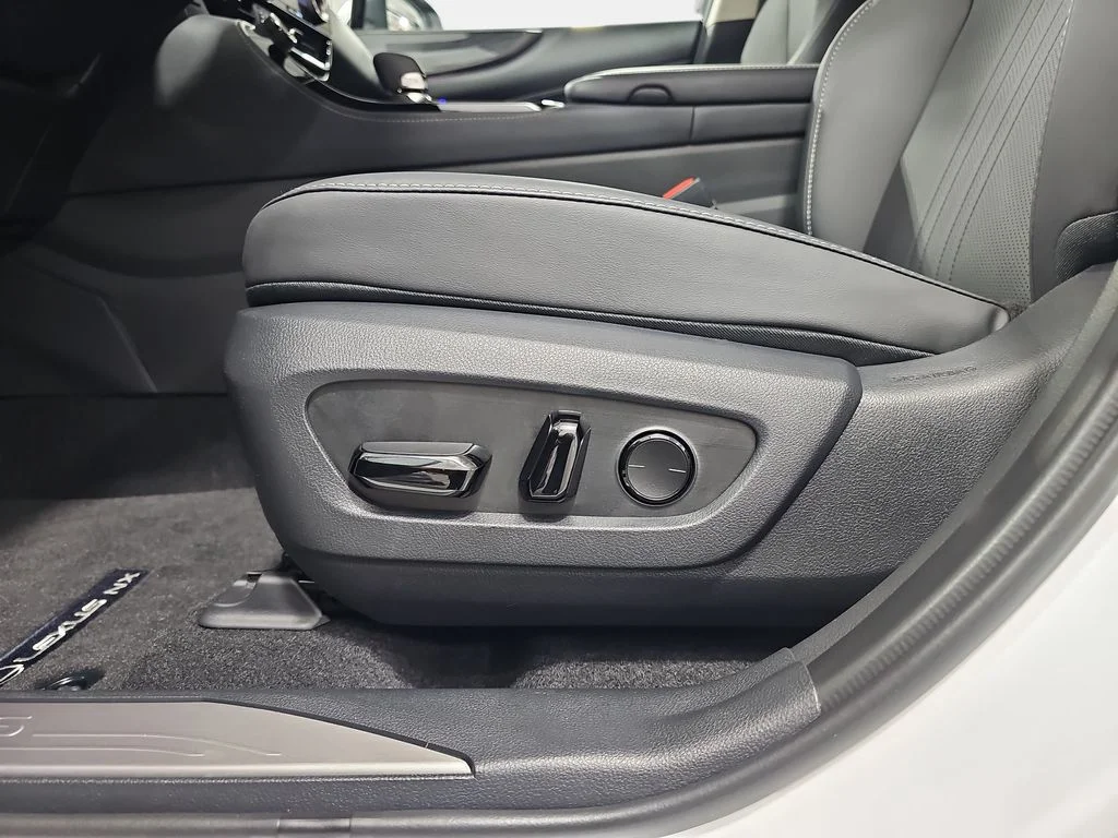 New 2026 Ultra White Lexus PREMIUM image 28
