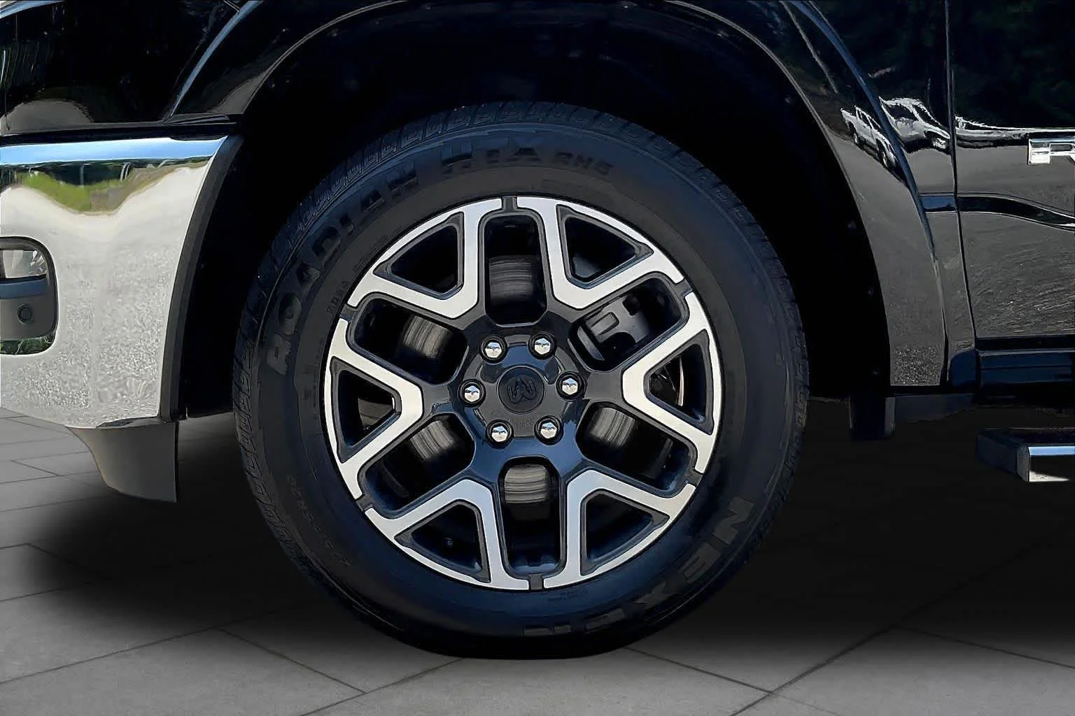 Used 2025 Diamond Black Crystal Pearlcoat Ram Laramie image 21