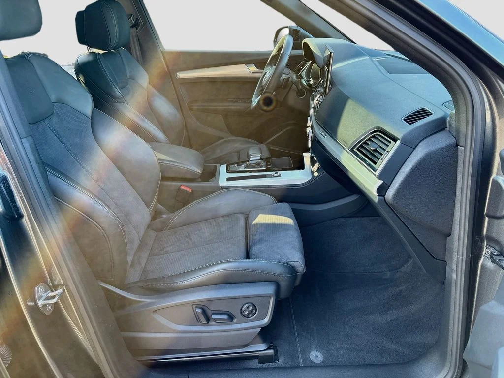 Used 2023  Audi 55 Premium Plus image 30