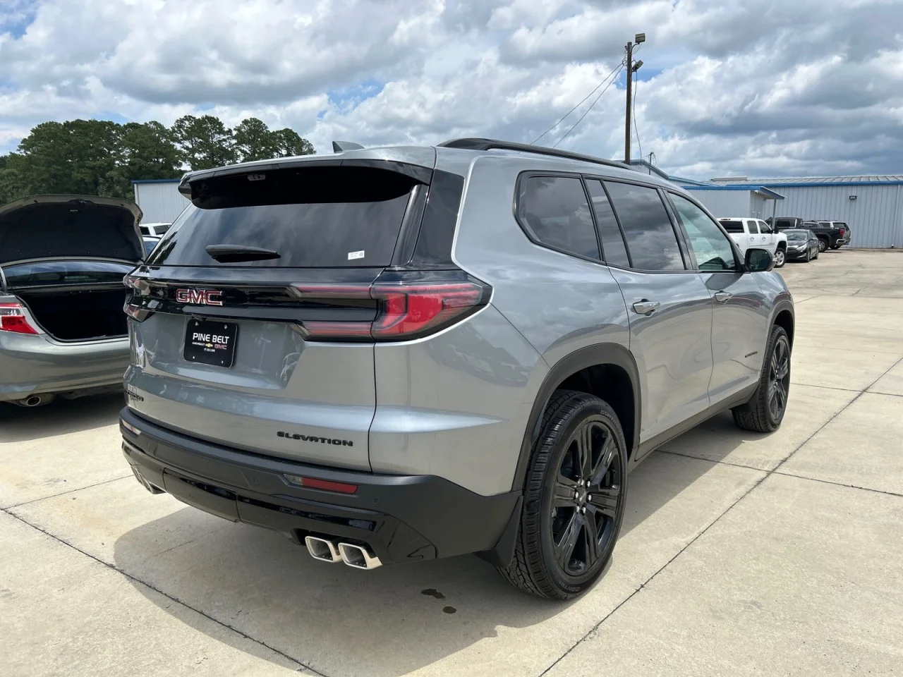 New 2026 Sterling Metallic GMC Elevation image 3