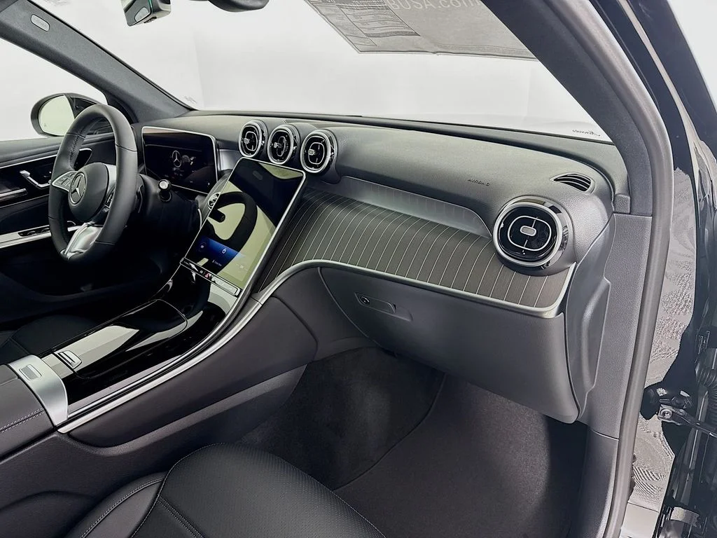 New 2026 Black Mercedes-Benz GLC 300 image 29