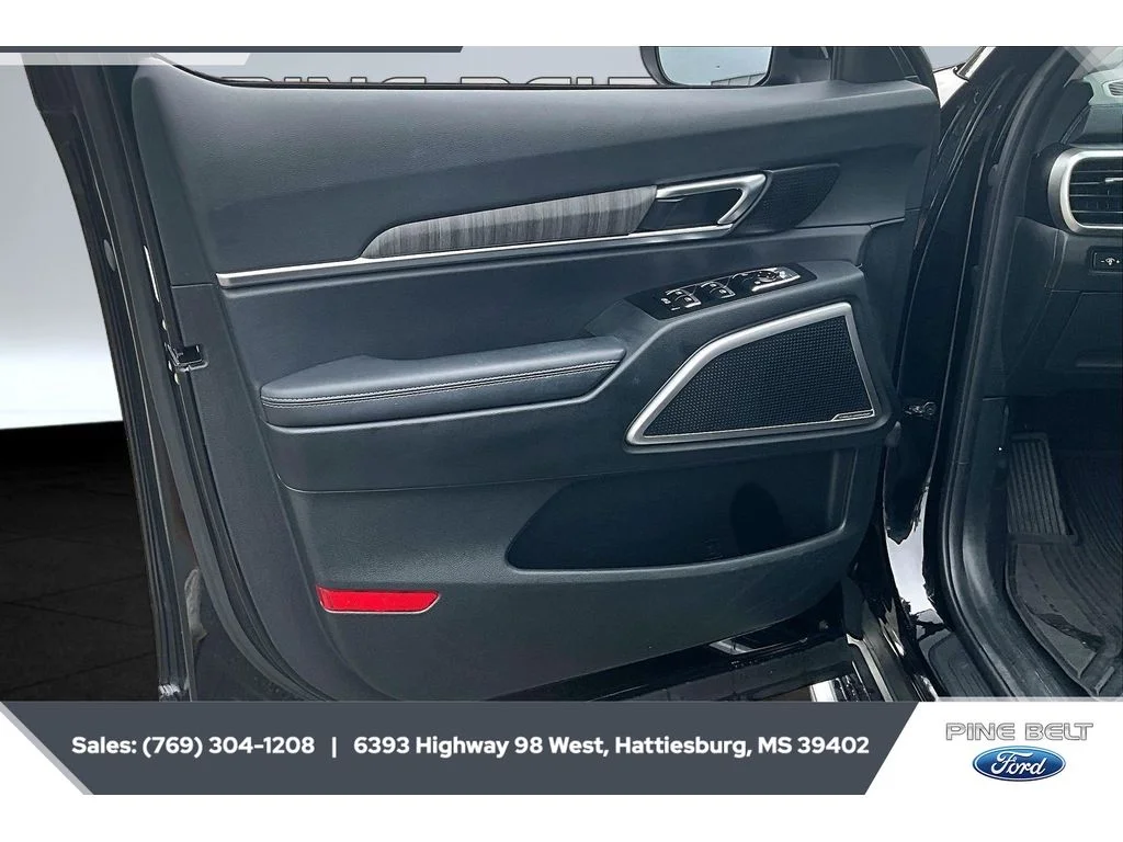 Used 2024 Ebony Black Kia EX image 17