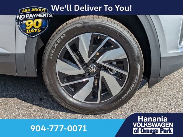 New 2026 Silver Volkswagen 2.0T SE w/Technology image 10