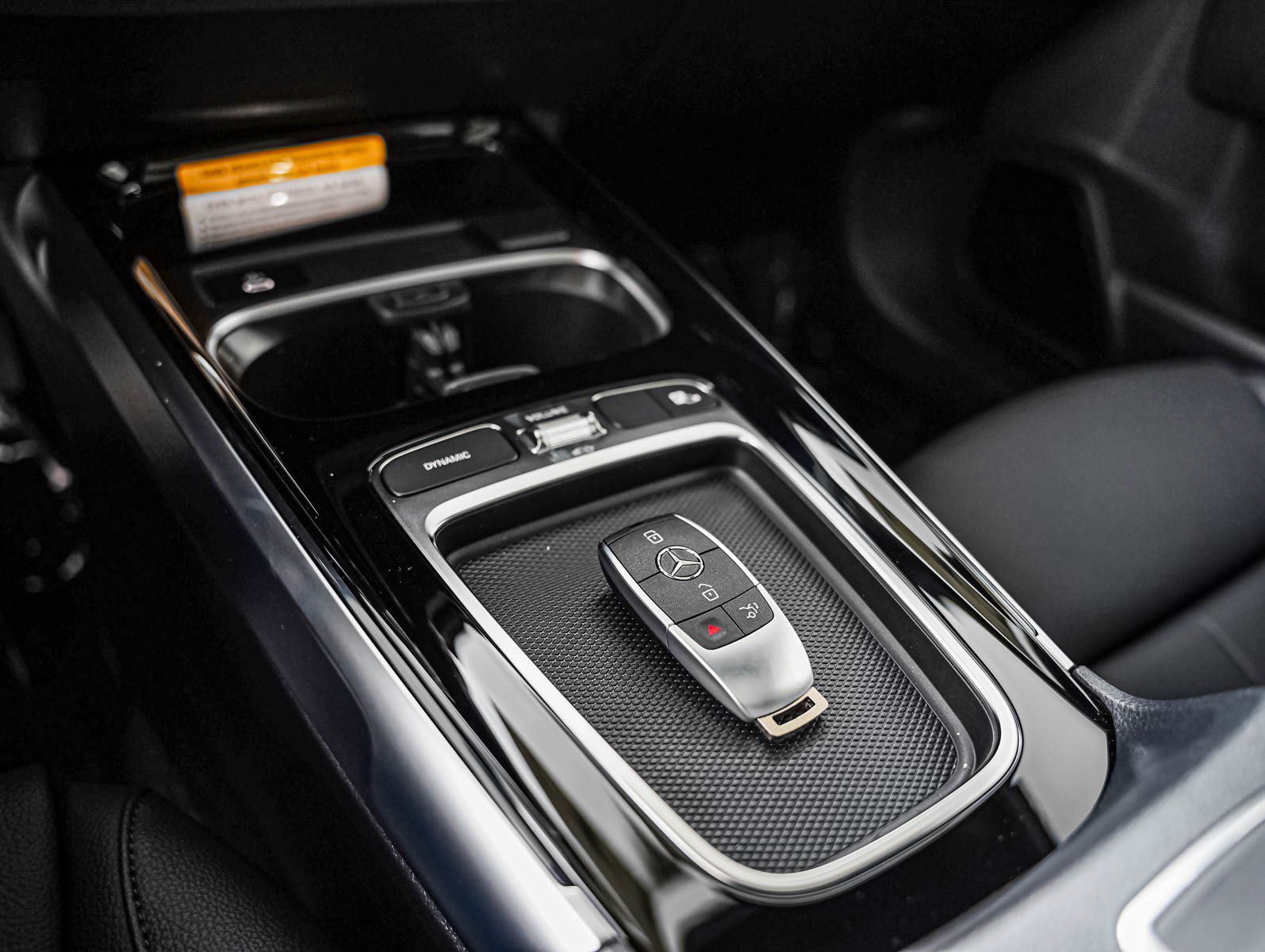 New 2026 Polar White Mercedes-Benz GLB 250 image 18